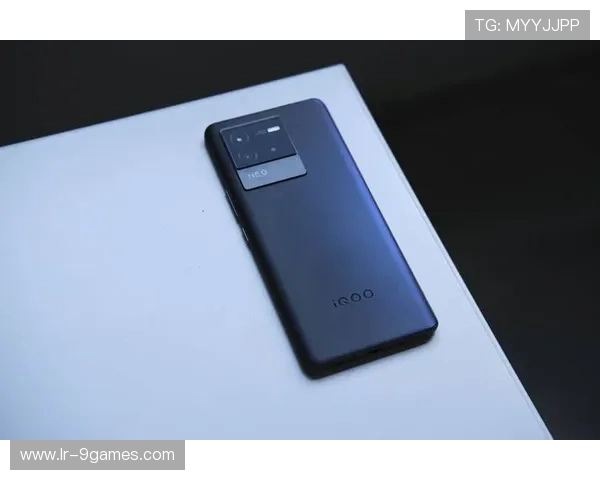 iQOO11专用游戏手机壳散热防滑设计提升玩家持久畅快体验